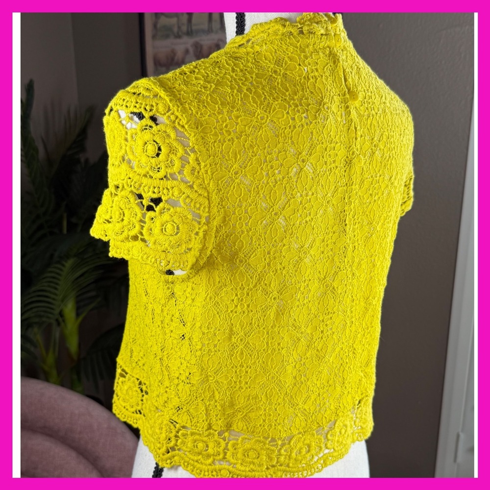 Forever 21 Lace Top, Mock Neck, Short Sleeve, Yellow Blouse, Size Small NWT - Picture 6 of 11